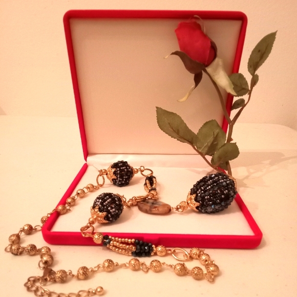 🎁 FREE GIFT INCLUDED 🎁 NWOT Beaded Onyx Necklace - Picture 6 of 15